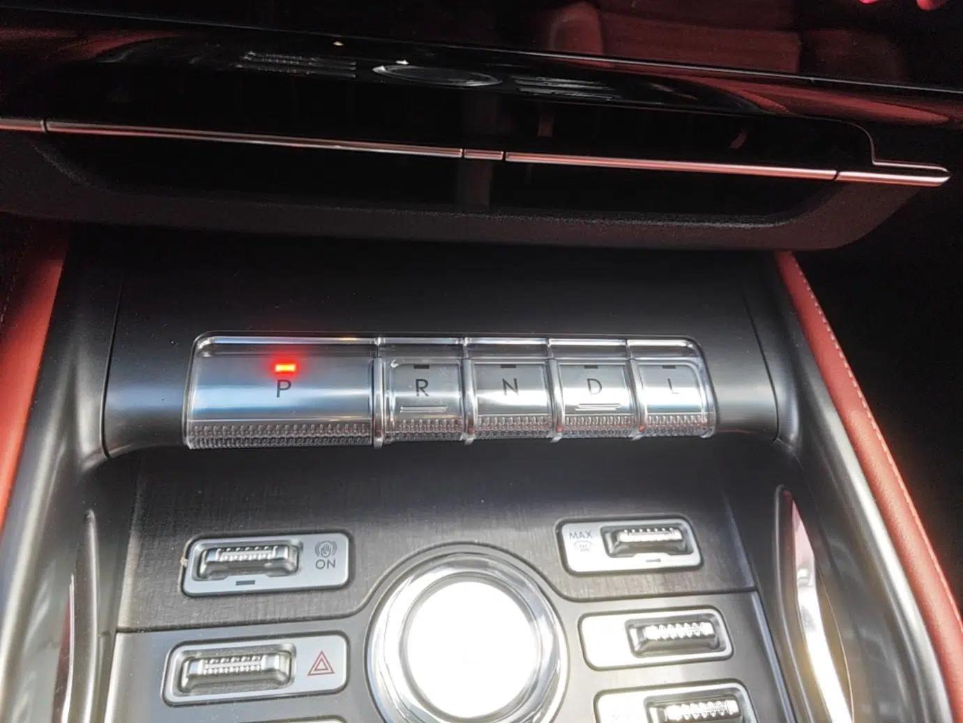 Lincoln Nautilus 2023 2.0T All-Wheel-Drive Zunrui Hybrid Version — миниатюра 16