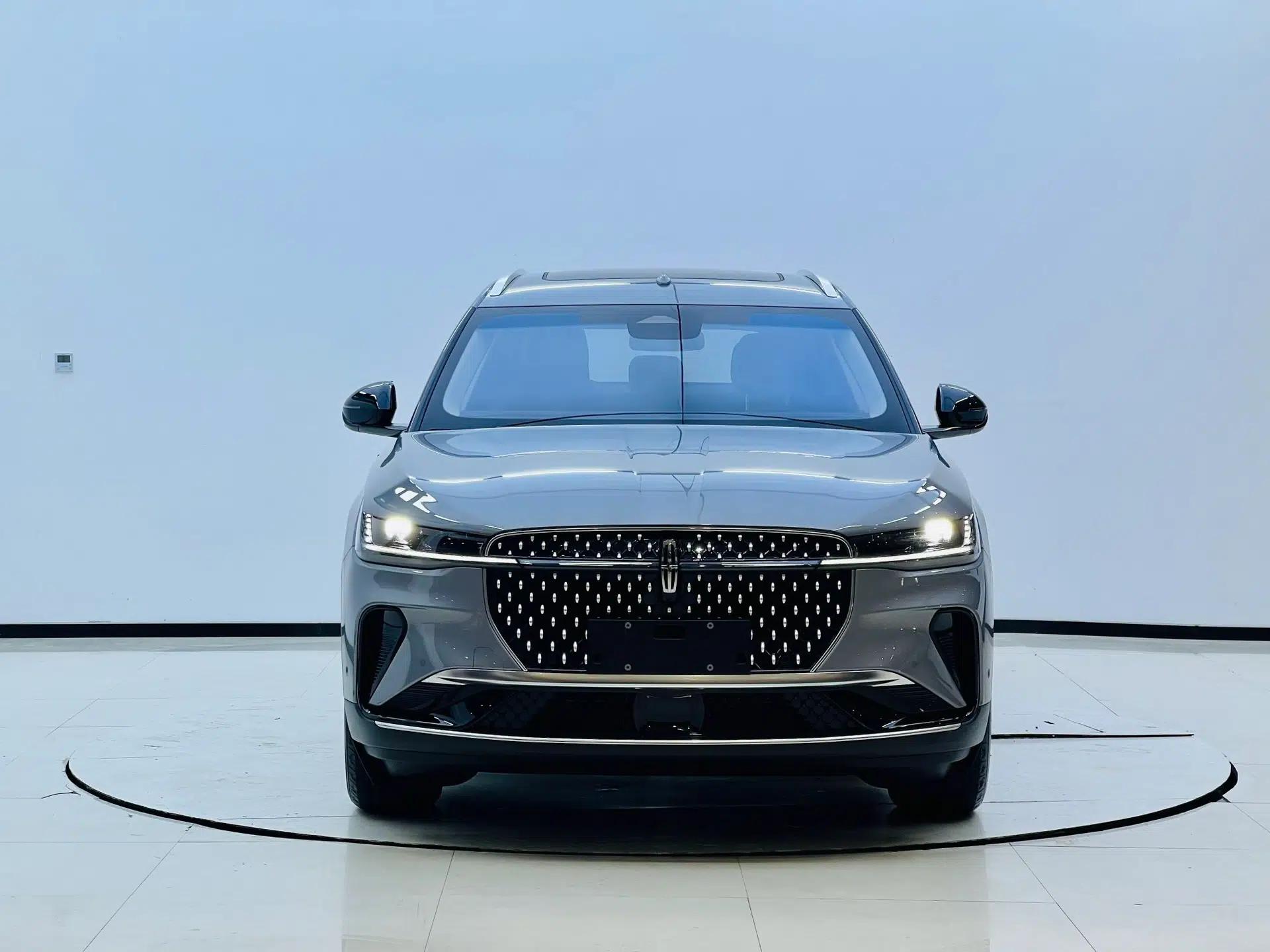 Lincoln Nautilus 2023 2.0T Four-Wheel Drive Luxury Edition — миниатюра 2