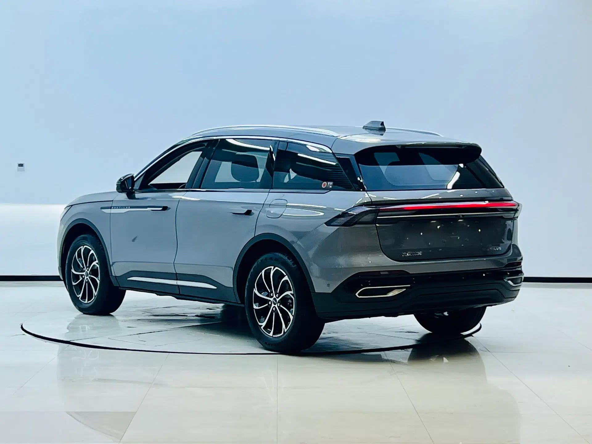Lincoln Nautilus 2023 2.0T Four-Wheel Drive Luxury Edition — миниатюра 4
