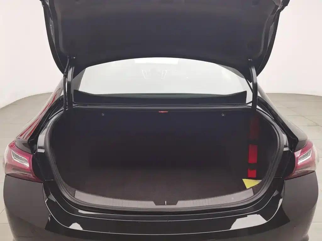 Chevrolet Malibu XL 2022 535T Automatic Sport Edition — миниатюра 16