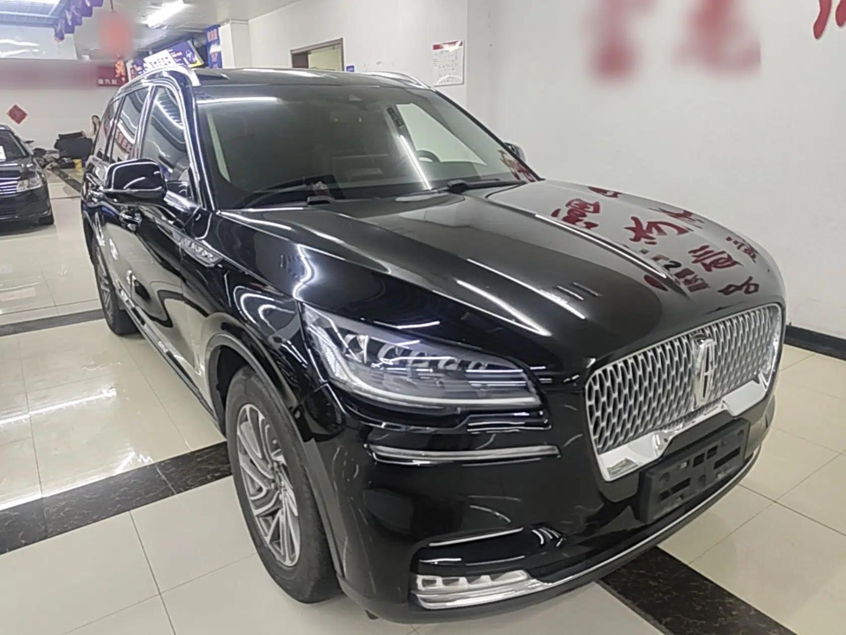 Lincoln Aviator 2020 3.0T V6 Four-Wheel Drive Premium Edition — миниатюра 3