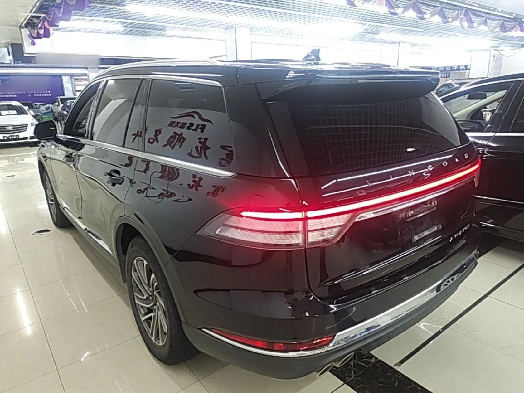 Lincoln Aviator 2020 3.0T V6 Four-Wheel Drive Premium Edition — миниатюра 4