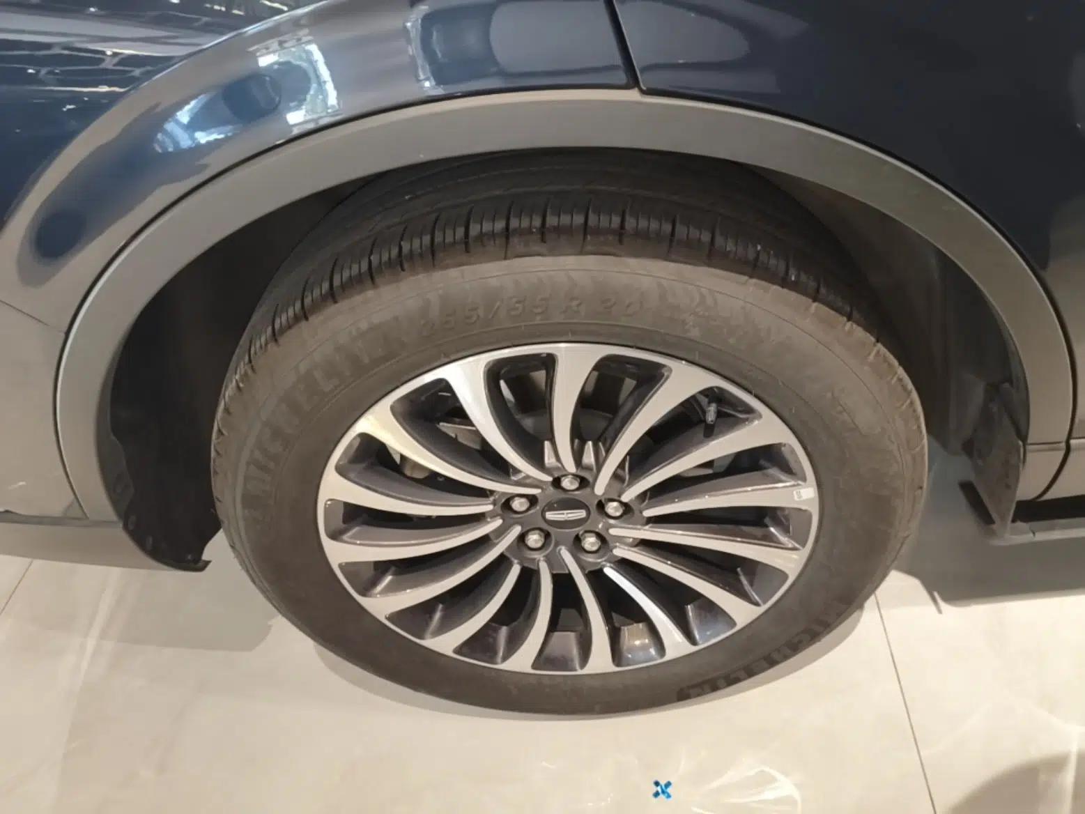 Lincoln Aviator 2023 3.0T V6 All-Wheel-Drive Zunya Cruise Version Six Seats — миниатюра 11