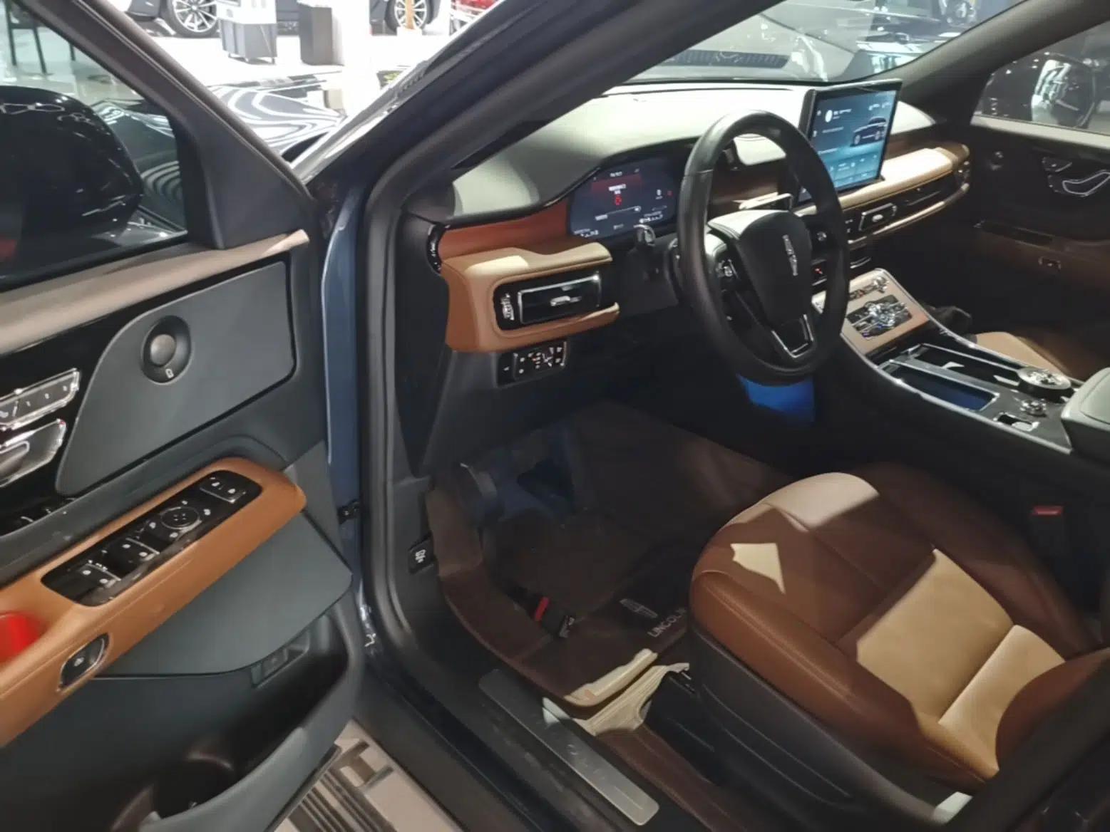 Lincoln Aviator 2023 3.0T V6 All-Wheel-Drive Zunya Cruise Version Six Seats — миниатюра 18