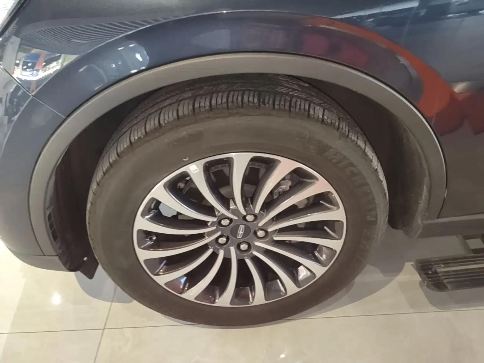 Lincoln Aviator 2023 3.0T V6 All-Wheel-Drive Zunya Cruise Version Six Seats — миниатюра 10