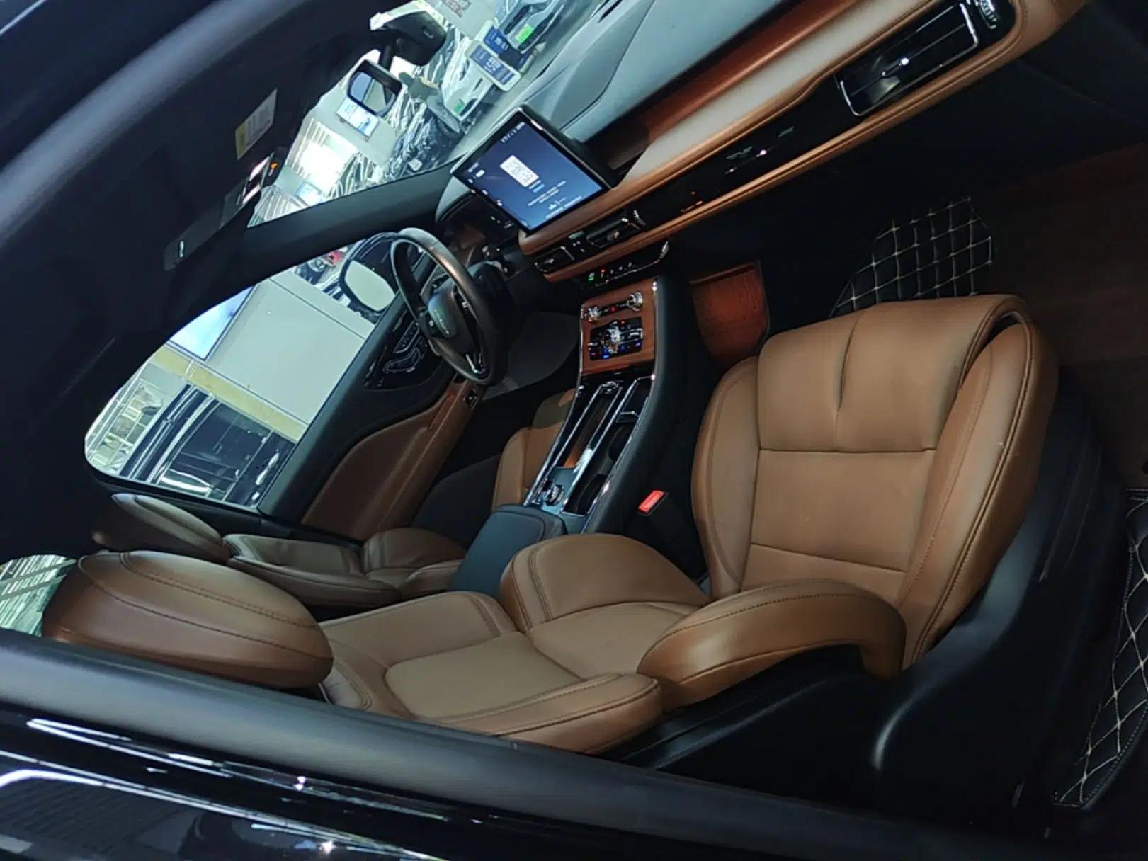 Lincoln Aviator 2021 3.0T V6 All-Wheel-Drive Executive Edition — миниатюра 19