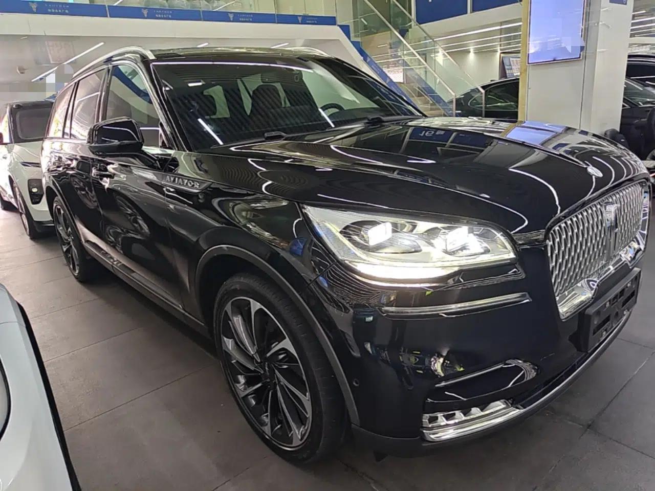 Lincoln Aviator 2021 3.0T V6 All-Wheel-Drive Executive Edition — миниатюра 3