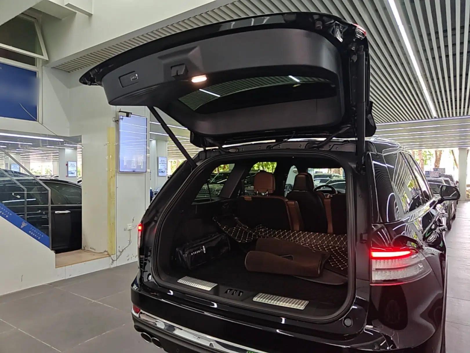 Lincoln Aviator 2021 3.0T V6 All-Wheel-Drive Executive Edition — миниатюра 22