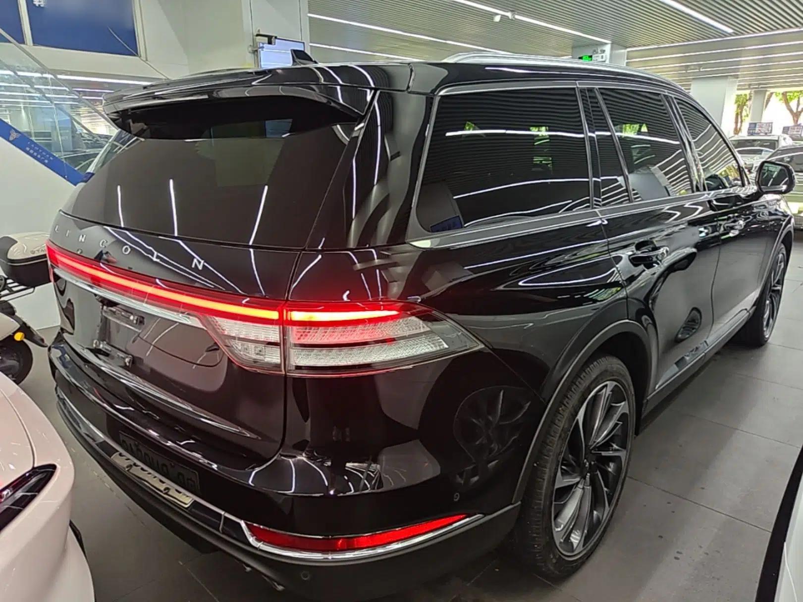 Lincoln Aviator 2021 3.0T V6 All-Wheel-Drive Executive Edition — миниатюра 6