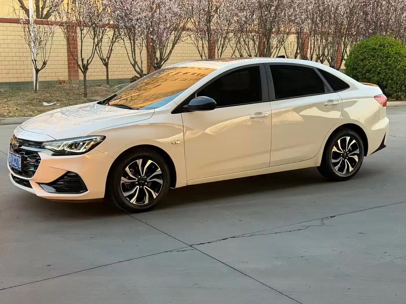 Chevrolet Cruze 2020 Mild Hybrid RS 330T Automatic Comfort Edition — миниатюра 1