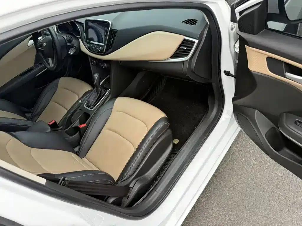 Chevrolet Cruze 2022 320 Automatic Enjoy Sunroof Edition — миниатюра 12