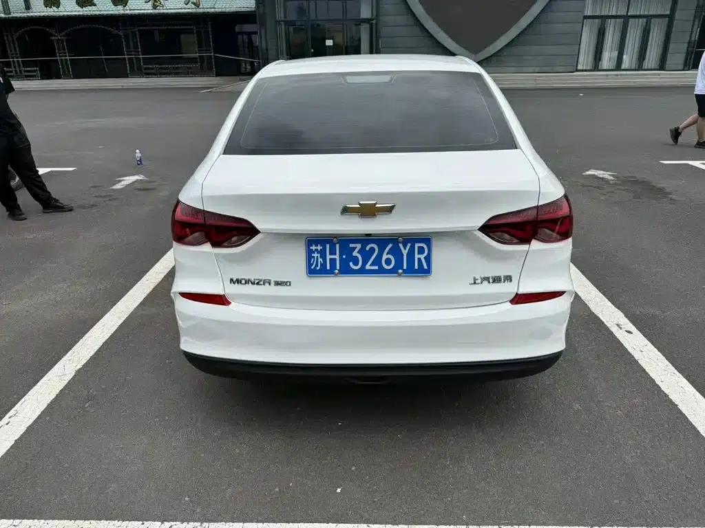 Chevrolet Cruze 2022 320 Automatic Enjoy Sunroof Edition — миниатюра 5
