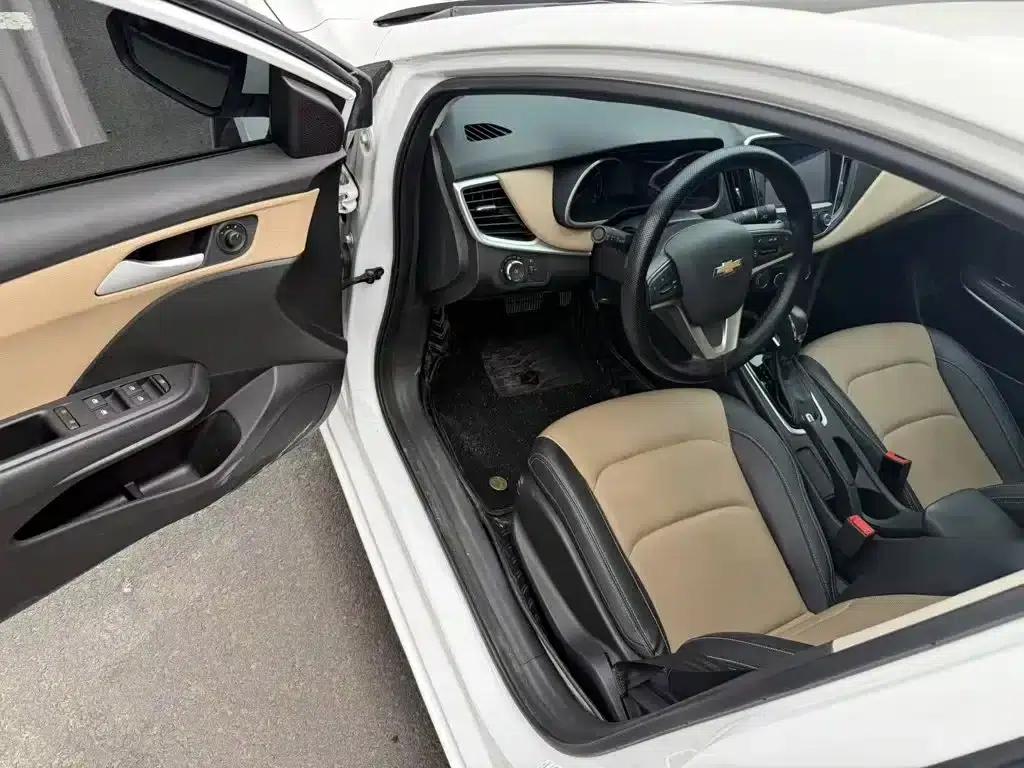 Chevrolet Cruze 2022 320 Automatic Enjoy Sunroof Edition — миниатюра 7