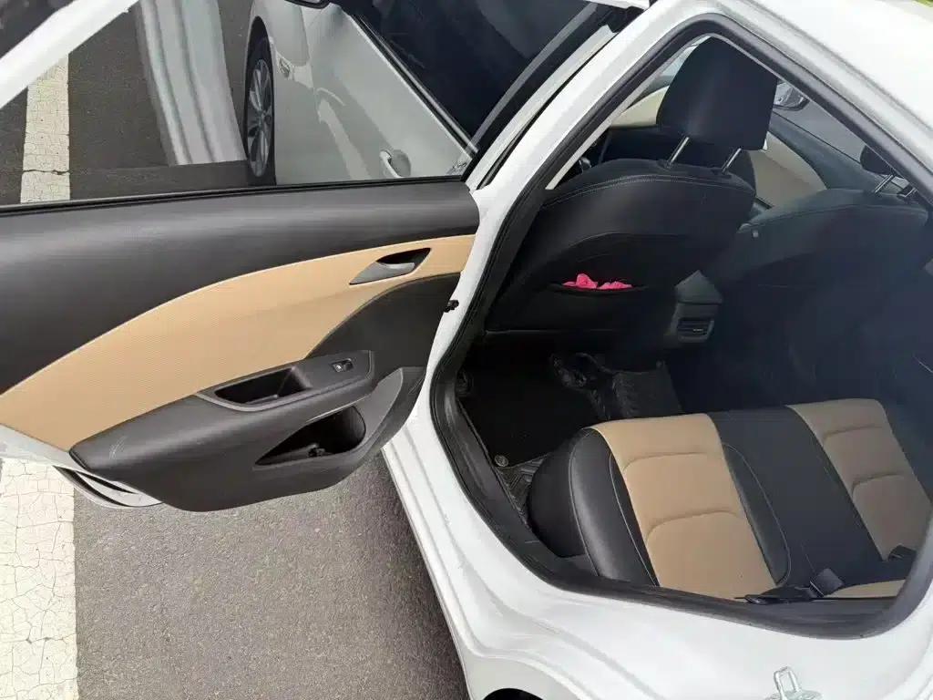Chevrolet Cruze 2022 320 Automatic Enjoy Sunroof Edition — миниатюра 8