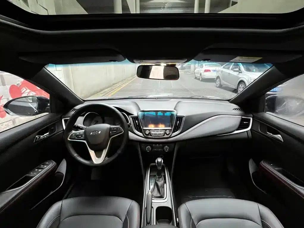 Chevrolet Cruze 2020 Mild Hybrid RS 330T Automatic Comfort Edition — миниатюра 11