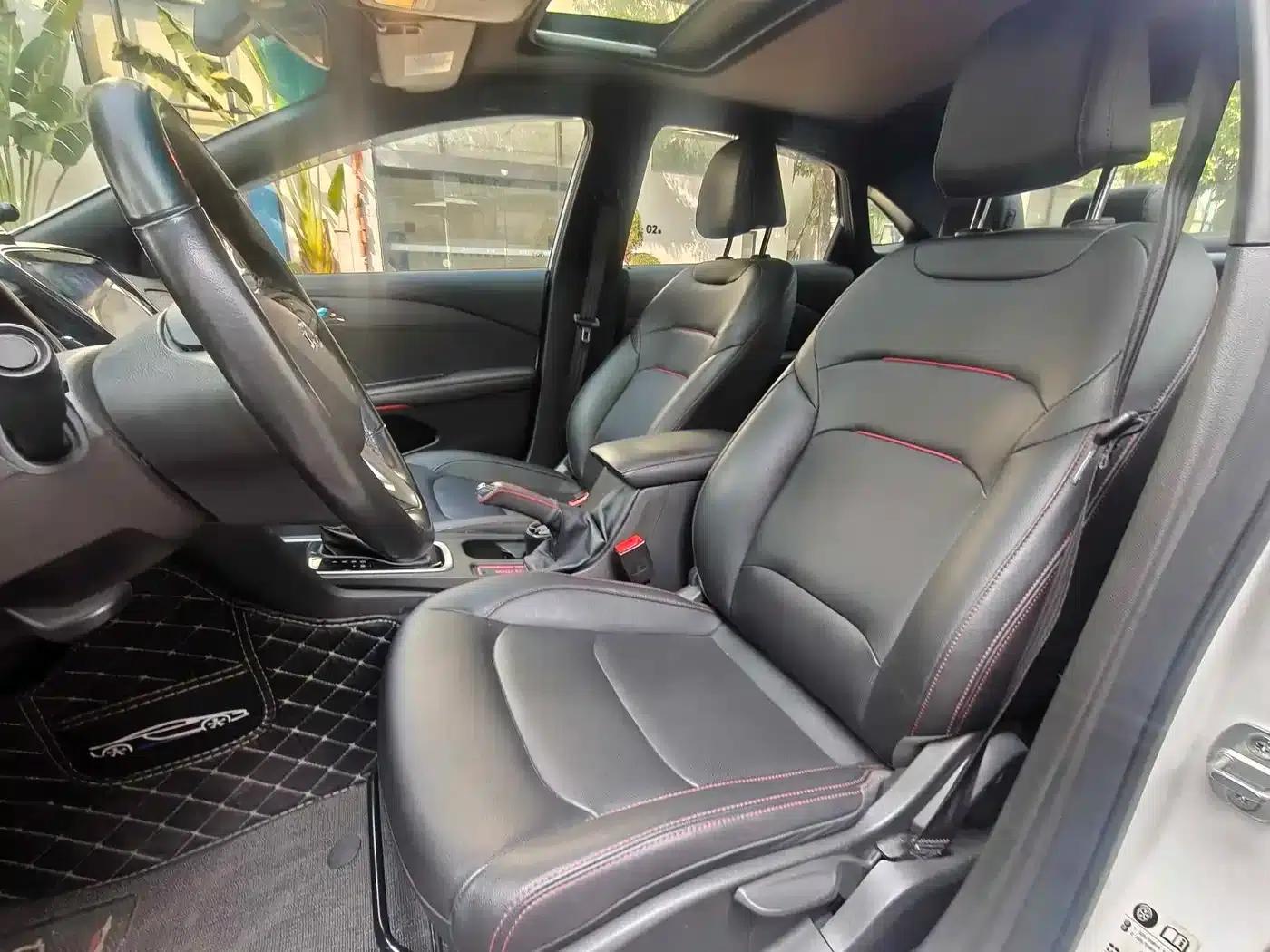 Chevrolet Cruze 2022 Mild Hybrid RS 330T Automatic Comfort Edition — миниатюра 12