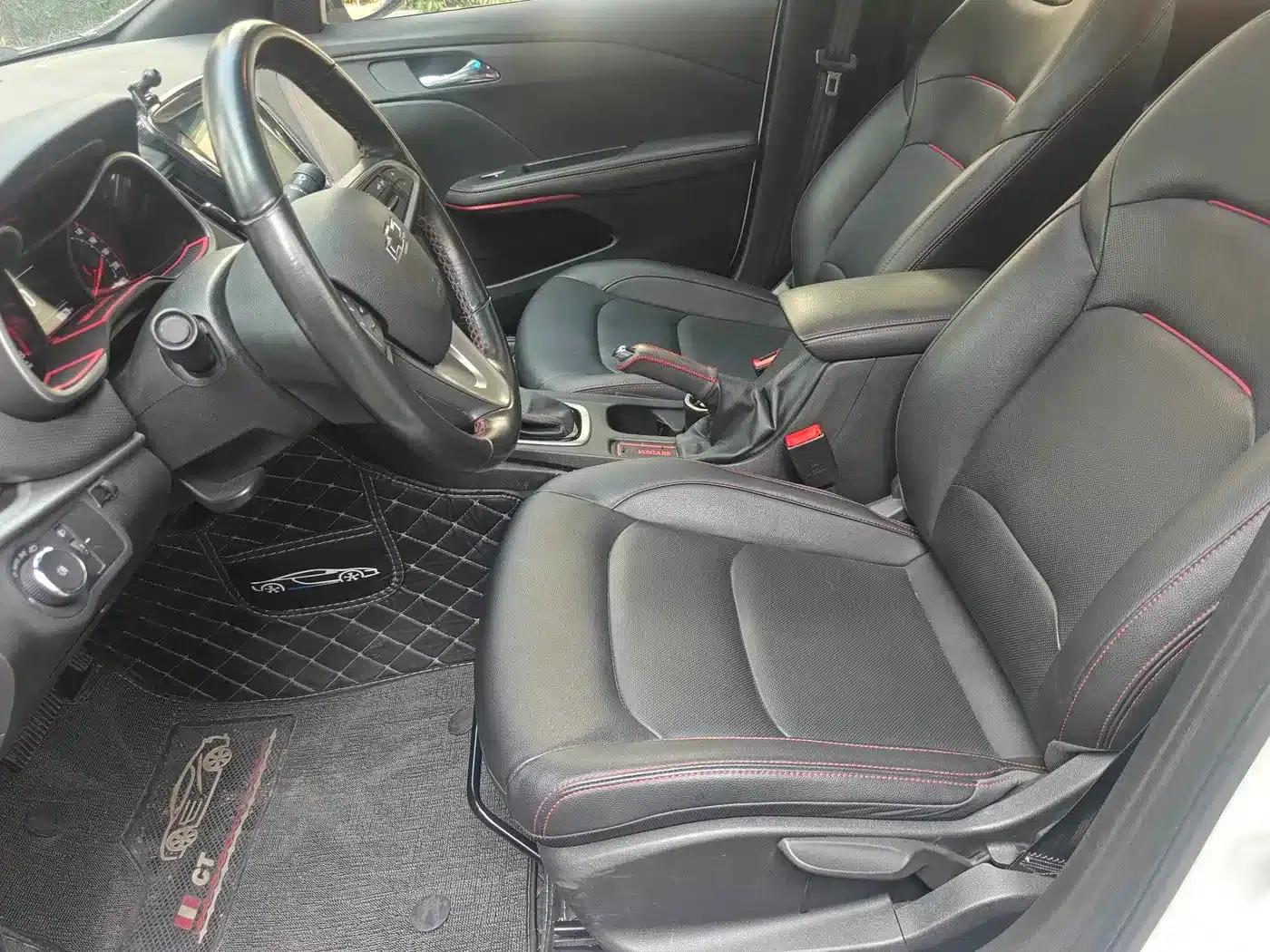 Chevrolet Cruze 2022 Mild Hybrid RS 330T Automatic Comfort Edition — миниатюра 13