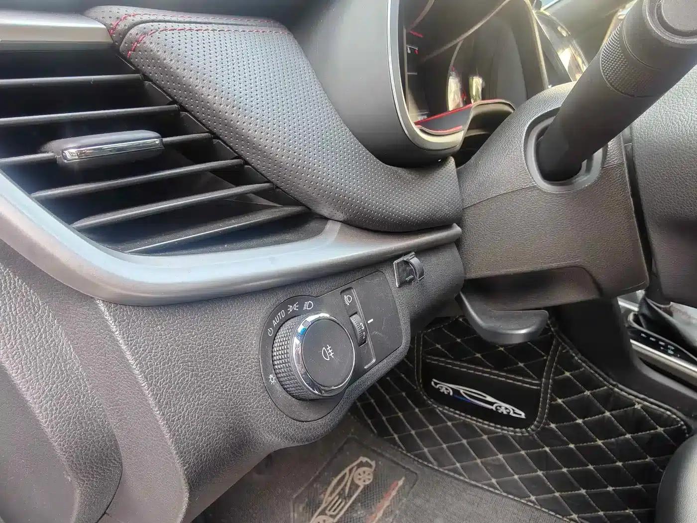 Chevrolet Cruze 2022 Mild Hybrid RS 330T Automatic Comfort Edition — миниатюра 17
