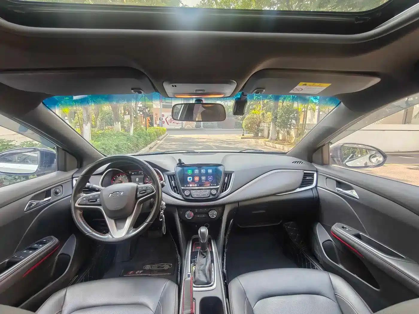 Chevrolet Cruze 2022 Mild Hybrid RS 330T Automatic Comfort Edition — миниатюра 23