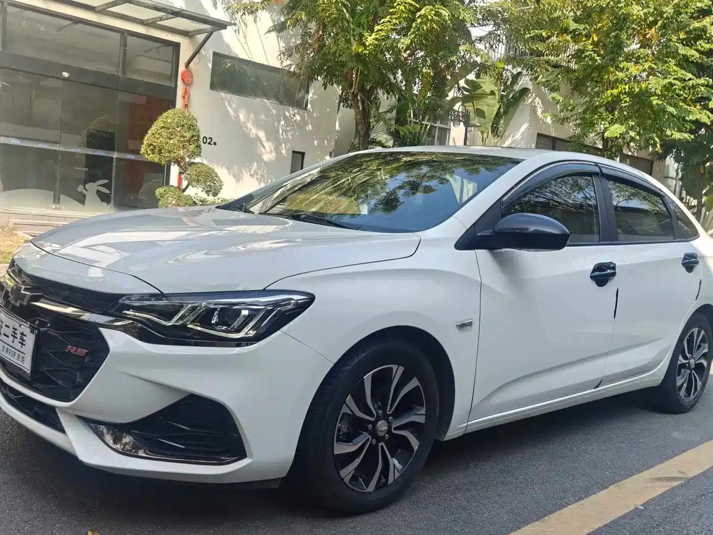 Chevrolet Cruze 2022 Mild Hybrid RS 330T Automatic Comfort Edition — миниатюра 4