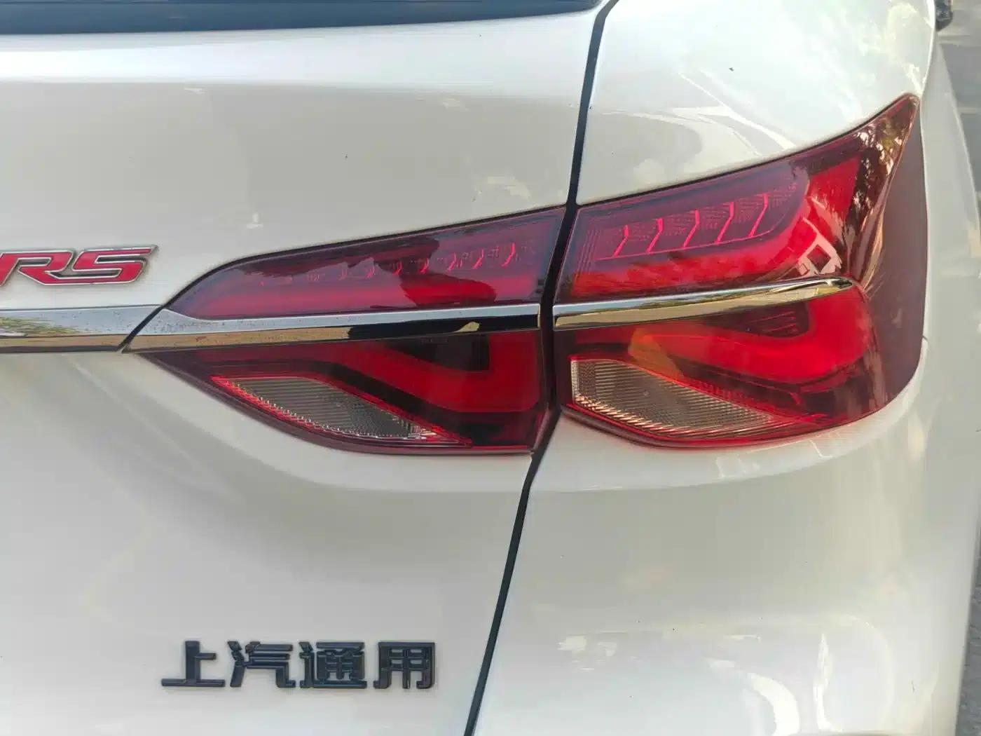 Chevrolet Cruze 2022 Mild Hybrid RS 330T Automatic Comfort Edition — миниатюра 31