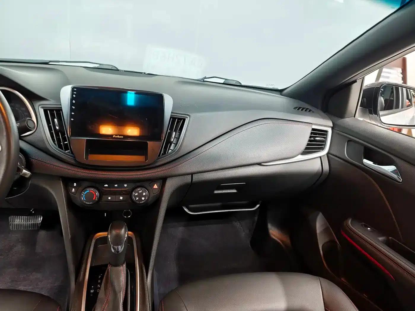 Chevrolet Cruze 2020 Mild Hybrid RS 330T Automatic Comfort Edition — миниатюра 11