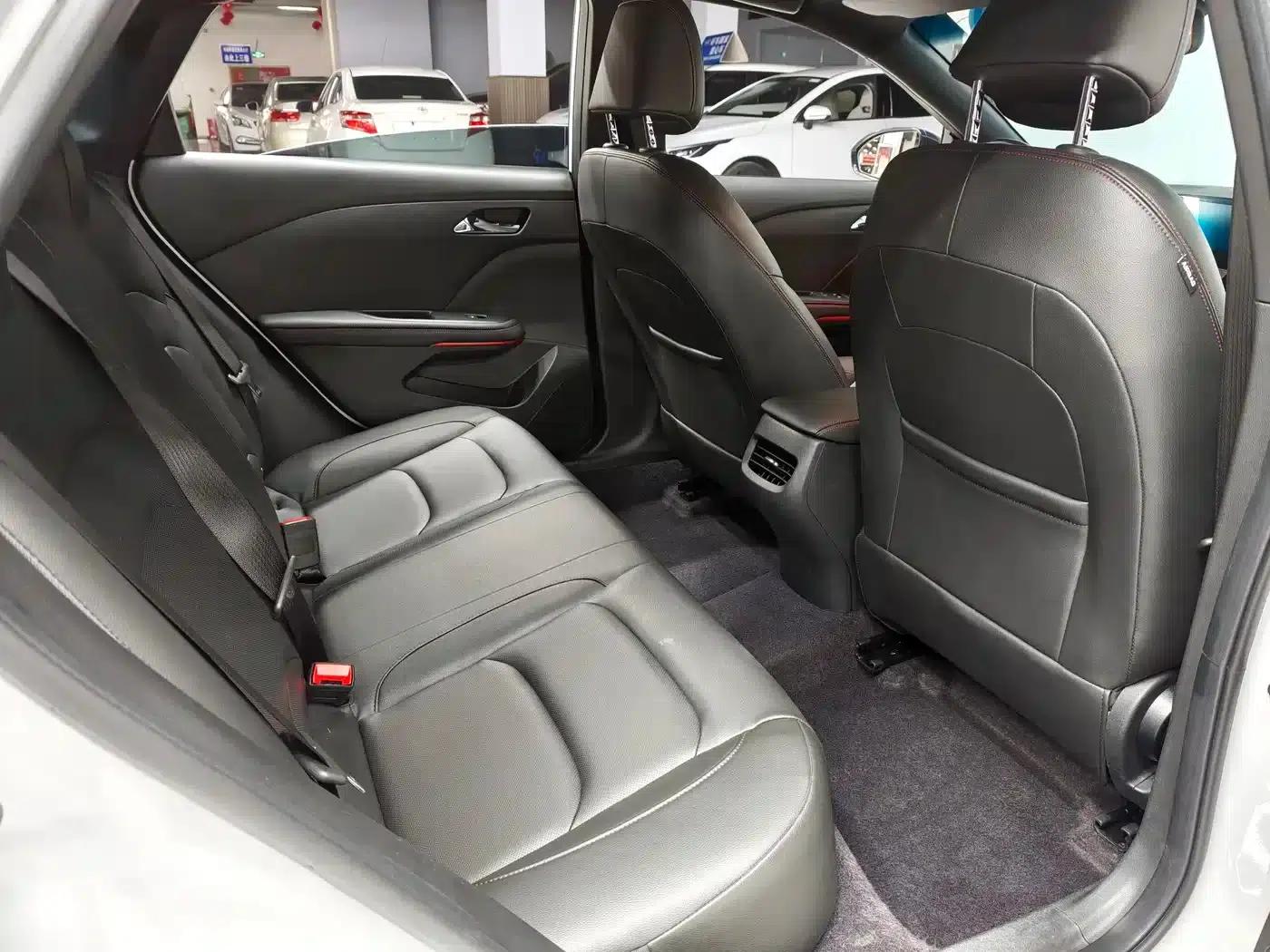 Chevrolet Cruze 2020 Mild Hybrid RS 330T Automatic Comfort Edition — миниатюра 12