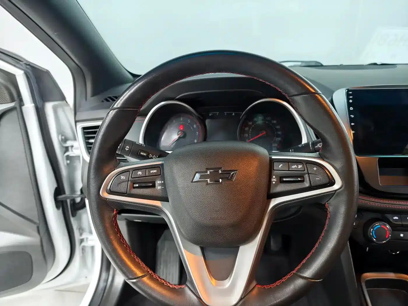 Chevrolet Cruze 2020 Mild Hybrid RS 330T Automatic Comfort Edition — миниатюра 8