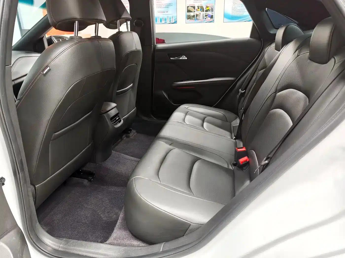 Chevrolet Cruze 2020 Mild Hybrid RS 330T Automatic Comfort Edition — миниатюра 9