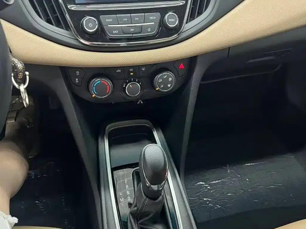 Chevrolet Cruze 2022 320 Automatic Enjoy Sunroof Edition — миниатюра 13