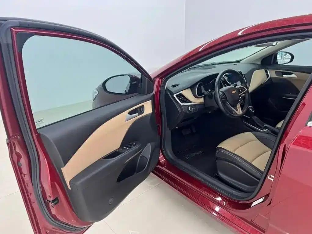 Chevrolet Cruze 2022 320 Automatic Enjoy Sunroof Edition — миниатюра 10