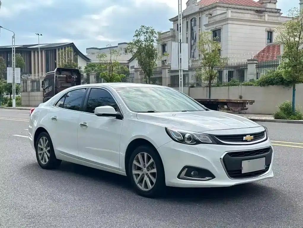2017 Chevrolet Malibu 1.5T Automatic Luxury Edition — миниатюра 3