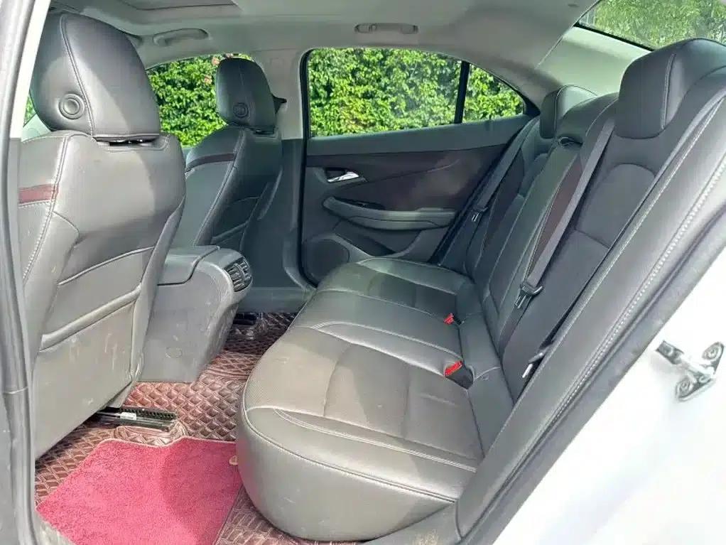 2017 Chevrolet Malibu 1.5T Automatic Luxury Edition — миниатюра 6