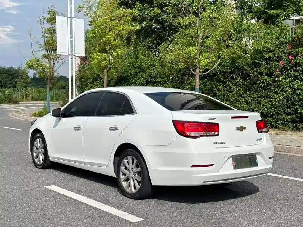 2017 Chevrolet Malibu 1.5T Automatic Luxury Edition — миниатюра 9