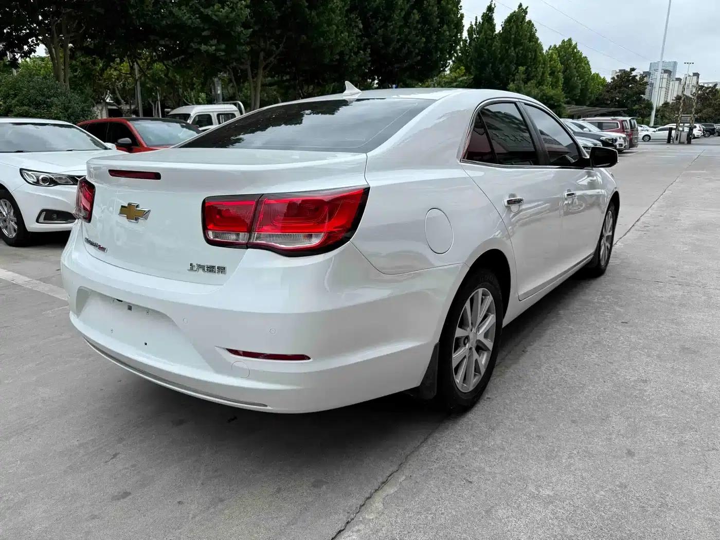 2017 Chevrolet Malibu 1.5T Automatic Luxury Edition — миниатюра 4