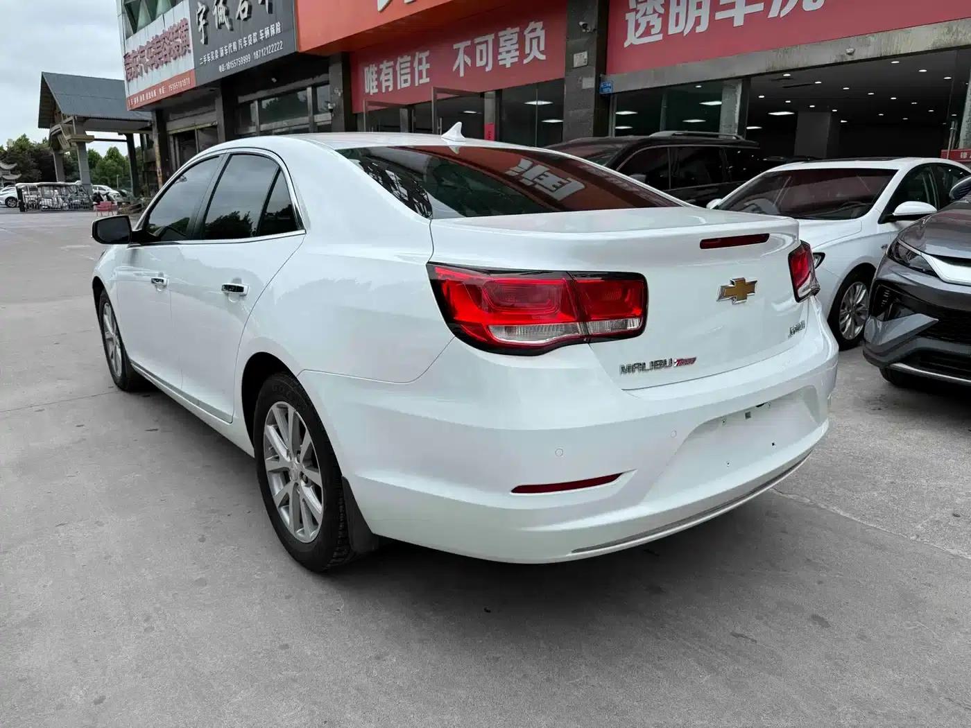 2017 Chevrolet Malibu 1.5T Automatic Luxury Edition — миниатюра 6