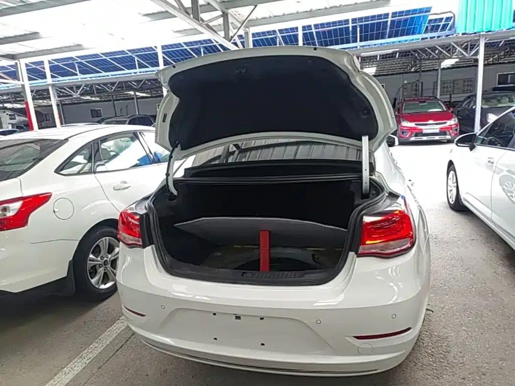 2018 Chevrolet Malibu 530T Automatic Luxury Edition — миниатюра 19