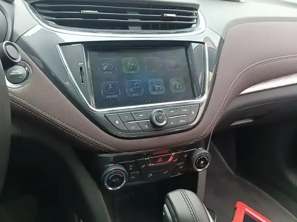2018 Chevrolet Malibu 530T Automatic Luxury Edition — миниатюра 13