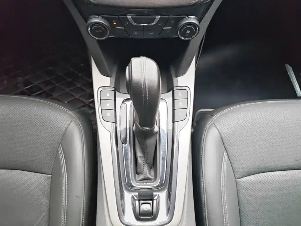 2017 Chevrolet Malibu 1.5T Automatic Luxury Edition — миниатюра 14