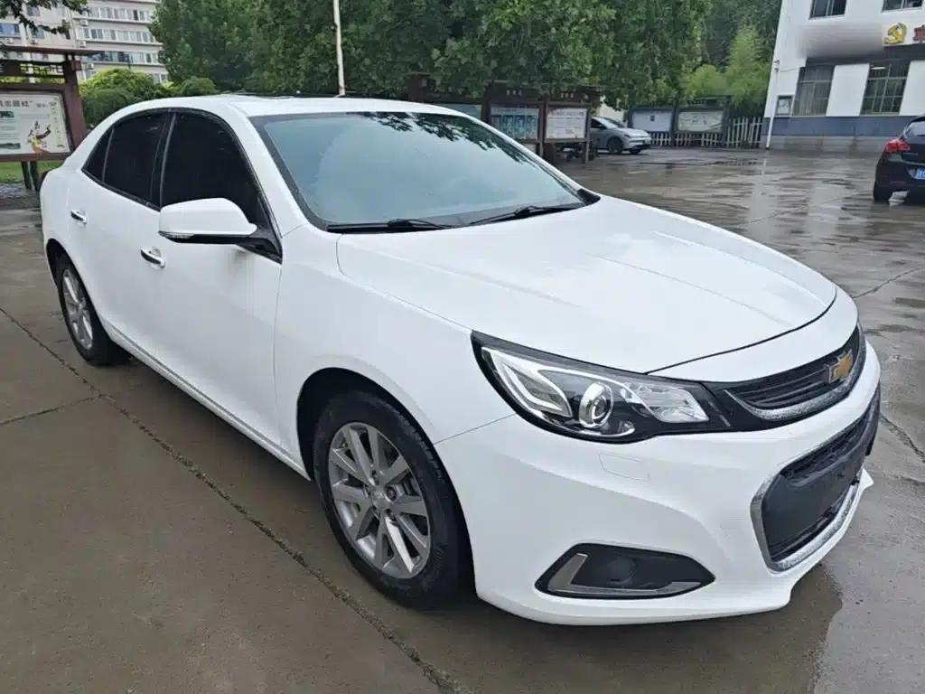 2017 Chevrolet Malibu 1.5T Automatic Luxury Edition — миниатюра 4