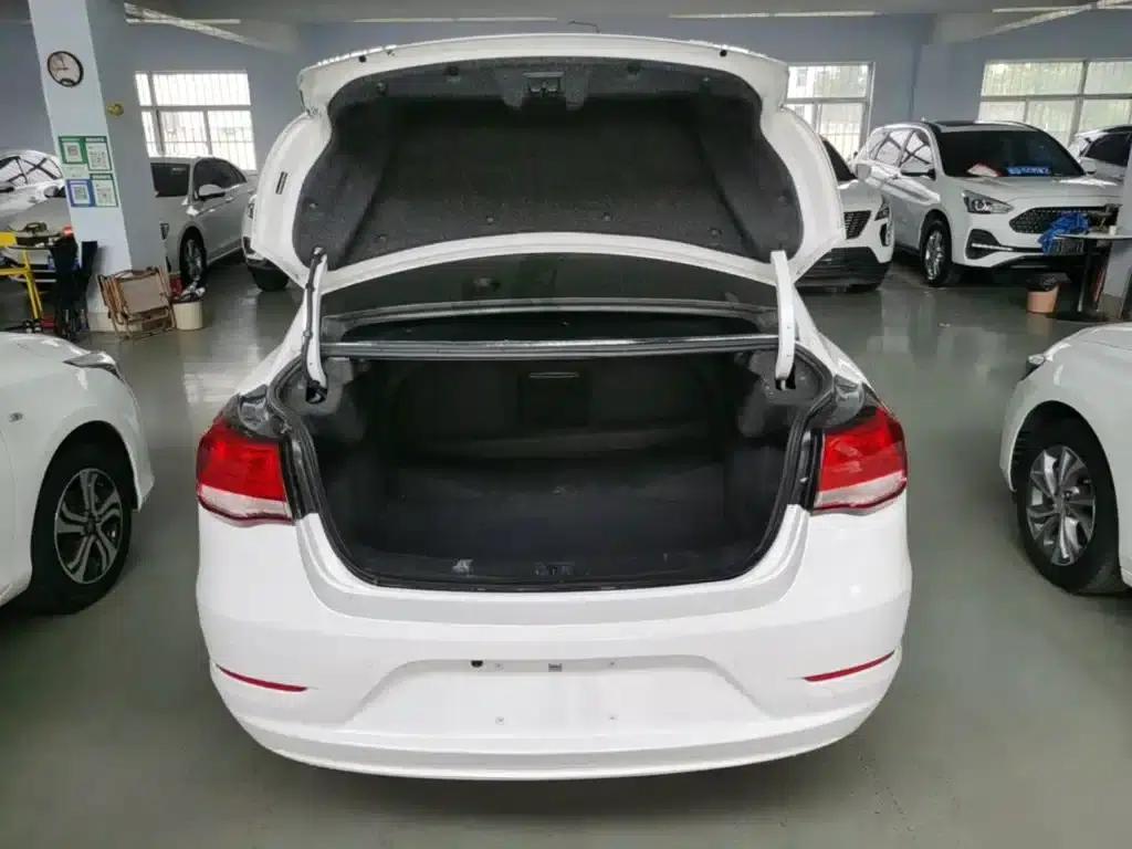 2017 Chevrolet Malibu 1.5T Automatic Comfort Edition — миниатюра 19