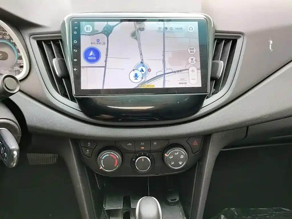 Chevrolet Cruze 2019 320 Automatic Sunroof Edition — миниатюра 13