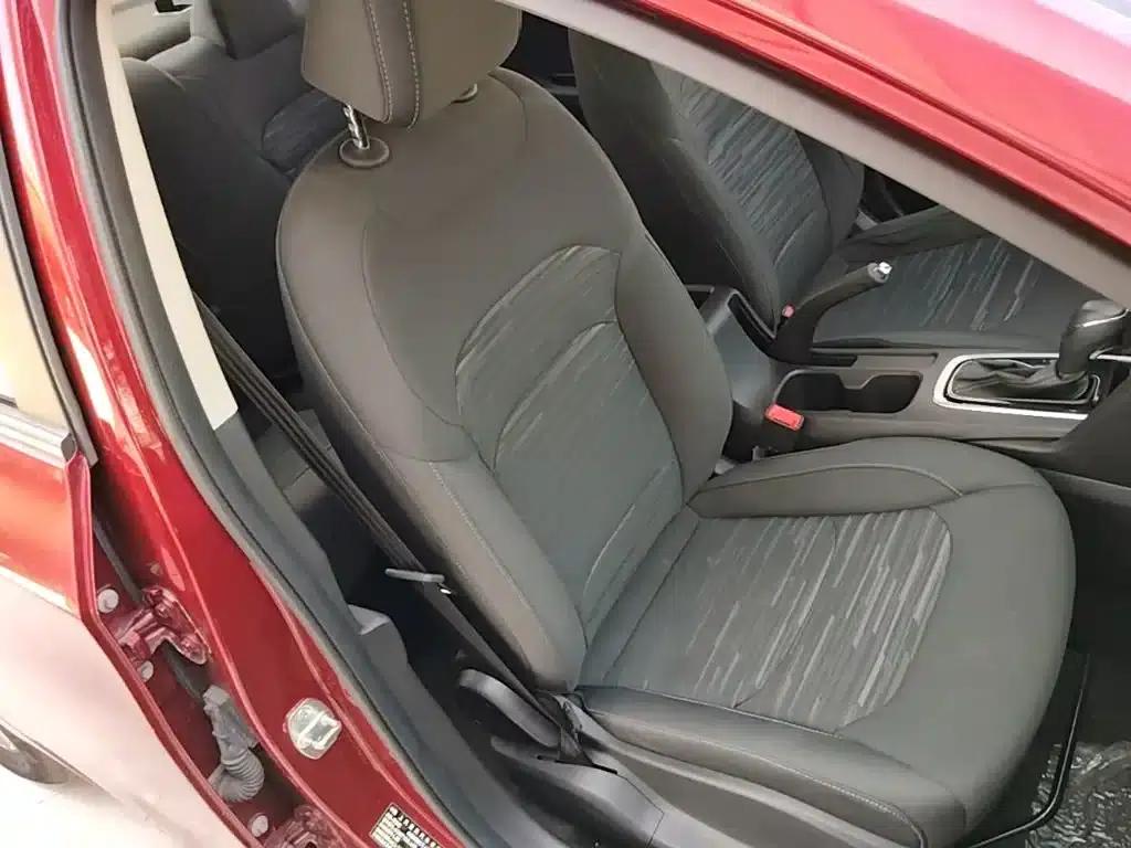 Chevrolet Cruze 2019 320 Automatic Sunroof Edition — миниатюра 25