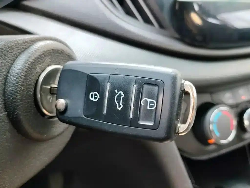 Chevrolet Cruze 2019 320 Automatic Sunroof Edition — миниатюра 9