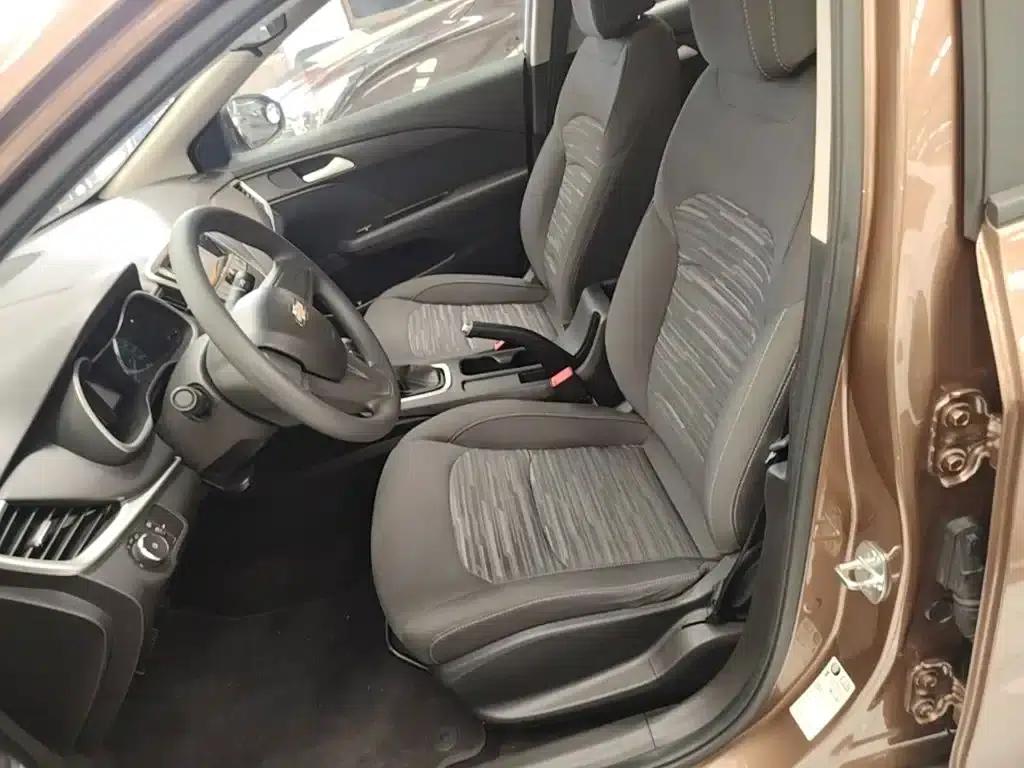 Chevrolet Cruze 2019 320 Automatic Sunroof Edition — миниатюра 15