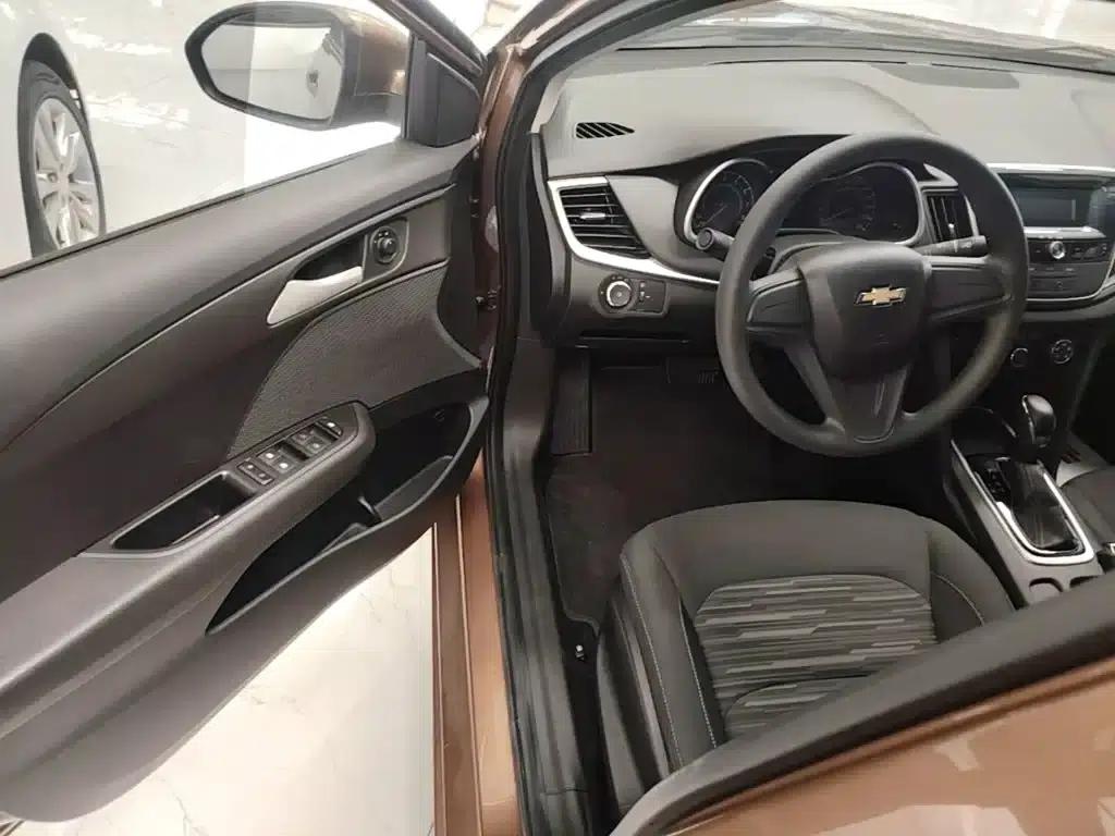 Chevrolet Cruze 2019 320 Automatic Sunroof Edition — миниатюра 16