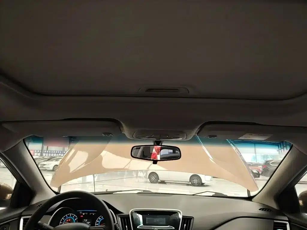 Chevrolet Cruze 2019 320 Automatic Sunroof Edition — миниатюра 18