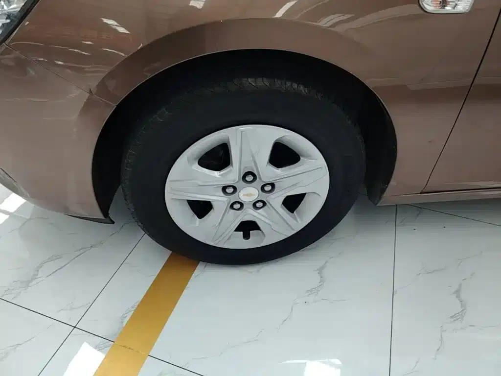 Chevrolet Cruze 2019 320 Automatic Sunroof Edition — миниатюра 23