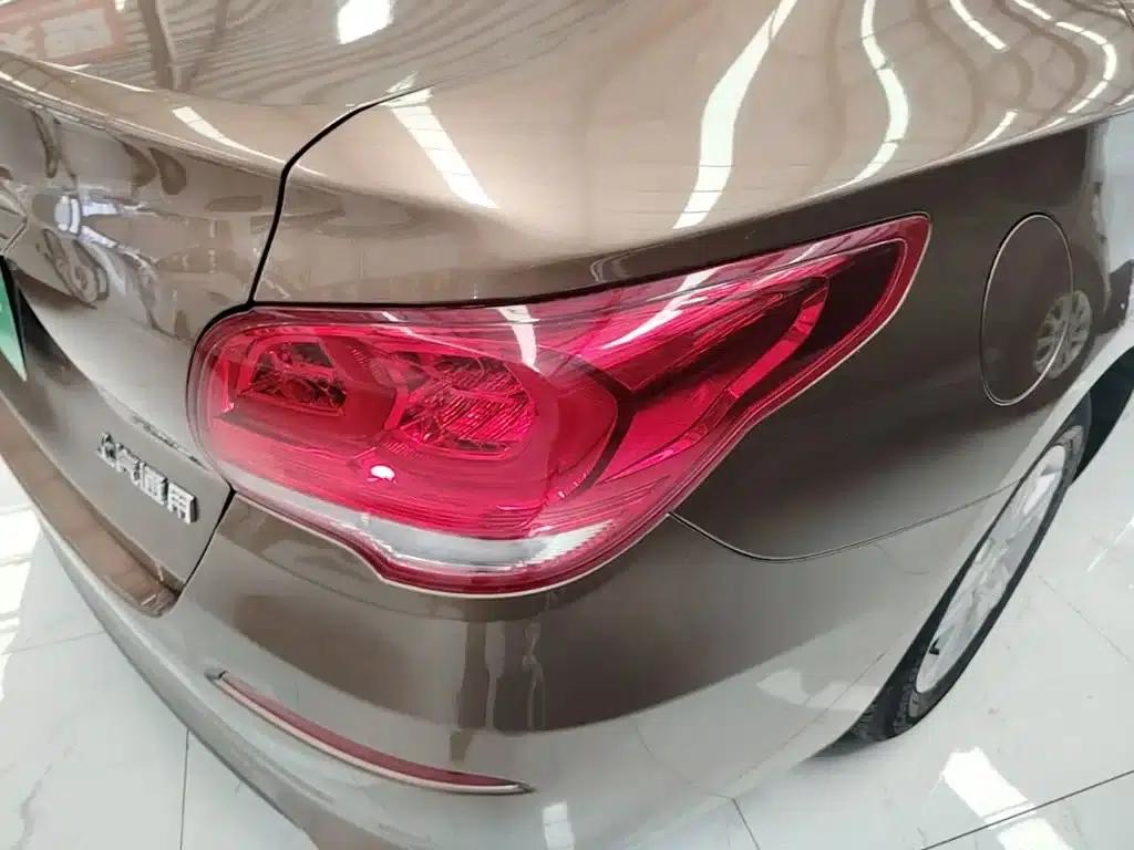 Chevrolet Cruze 2019 320 Automatic Sunroof Edition — миниатюра 8
