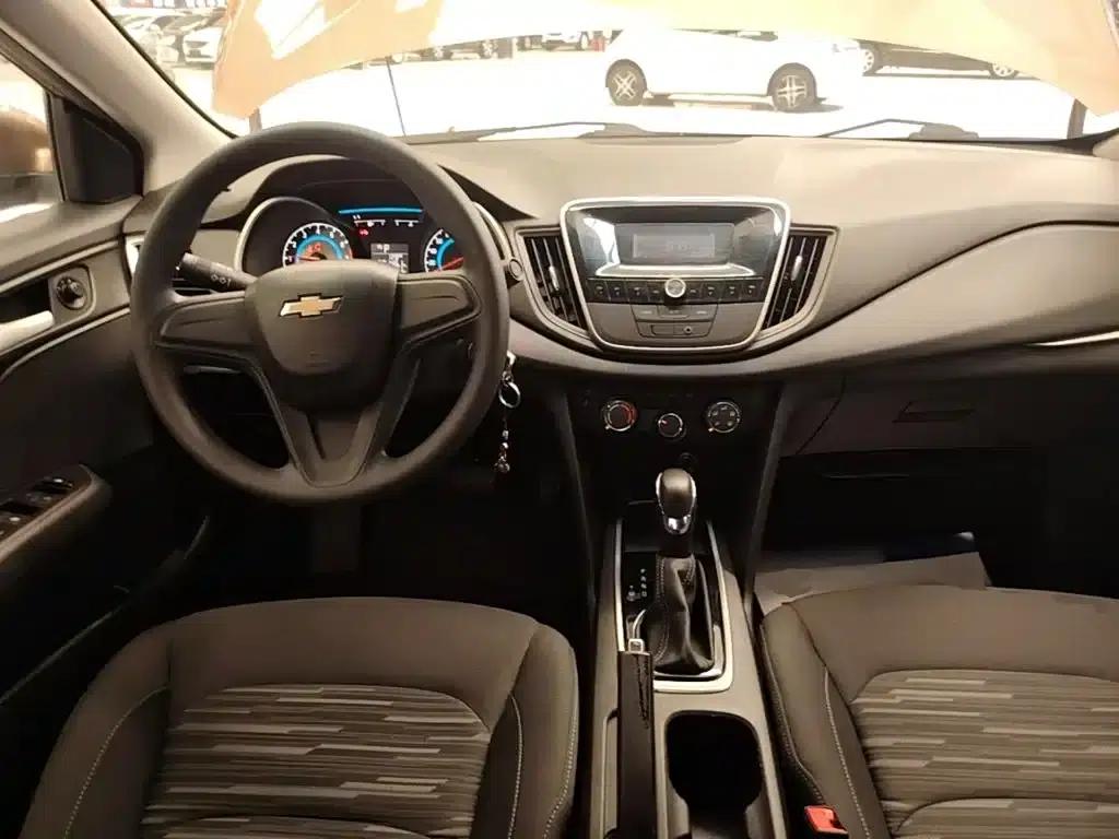 Chevrolet Cruze 2019 320 Automatic Sunroof Edition — миниатюра 10
